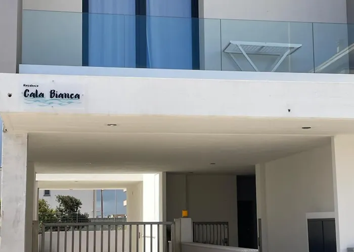 شقة فندقية Cala Bianca 3*